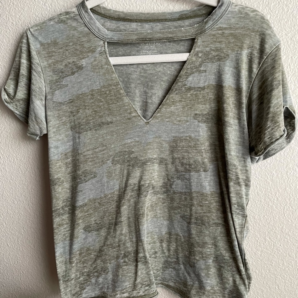 American eagle distressed top